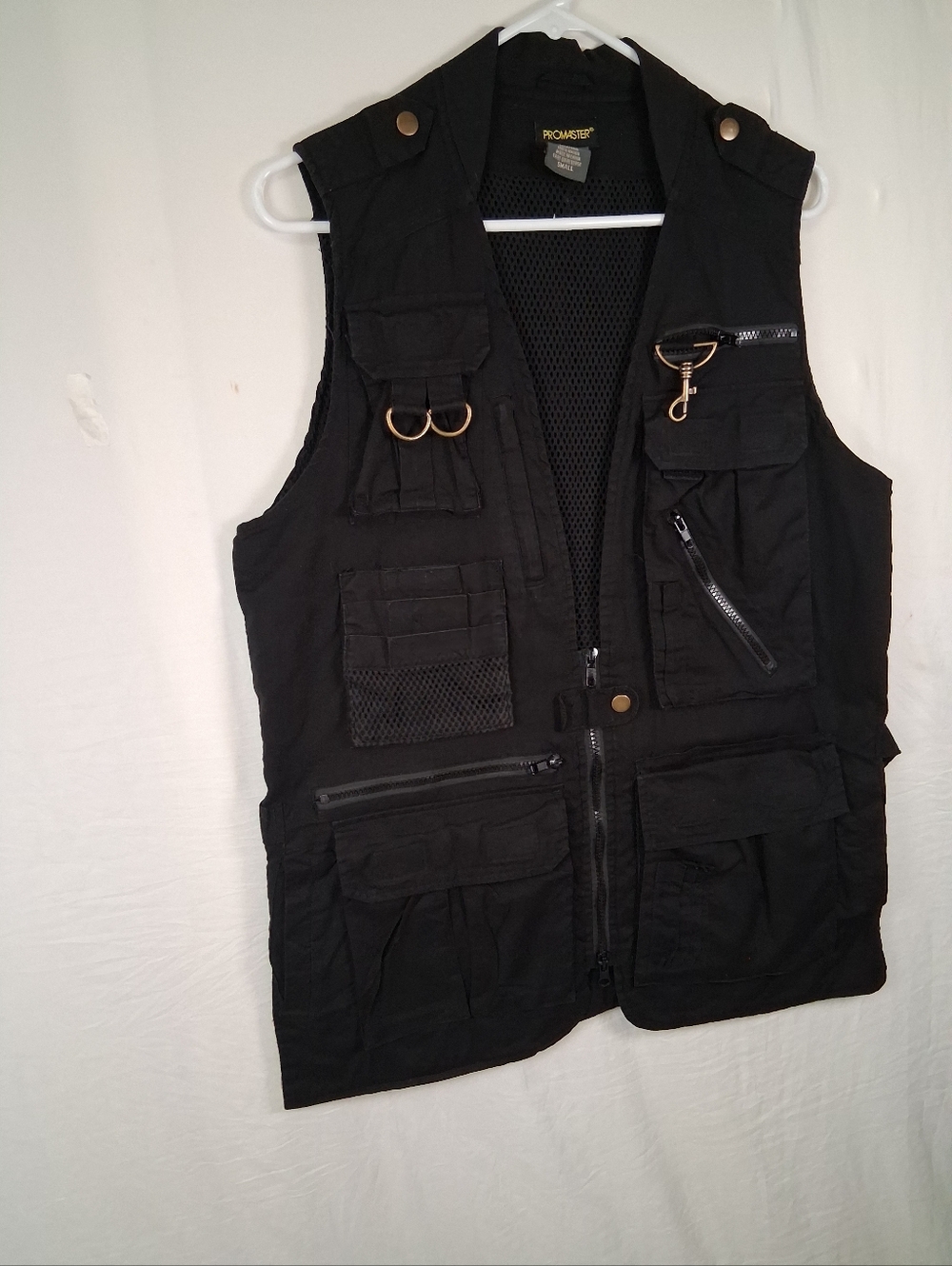 PROMARTER Men's Black Multi-Pocket Utility Vest by - Picture 12 of 15